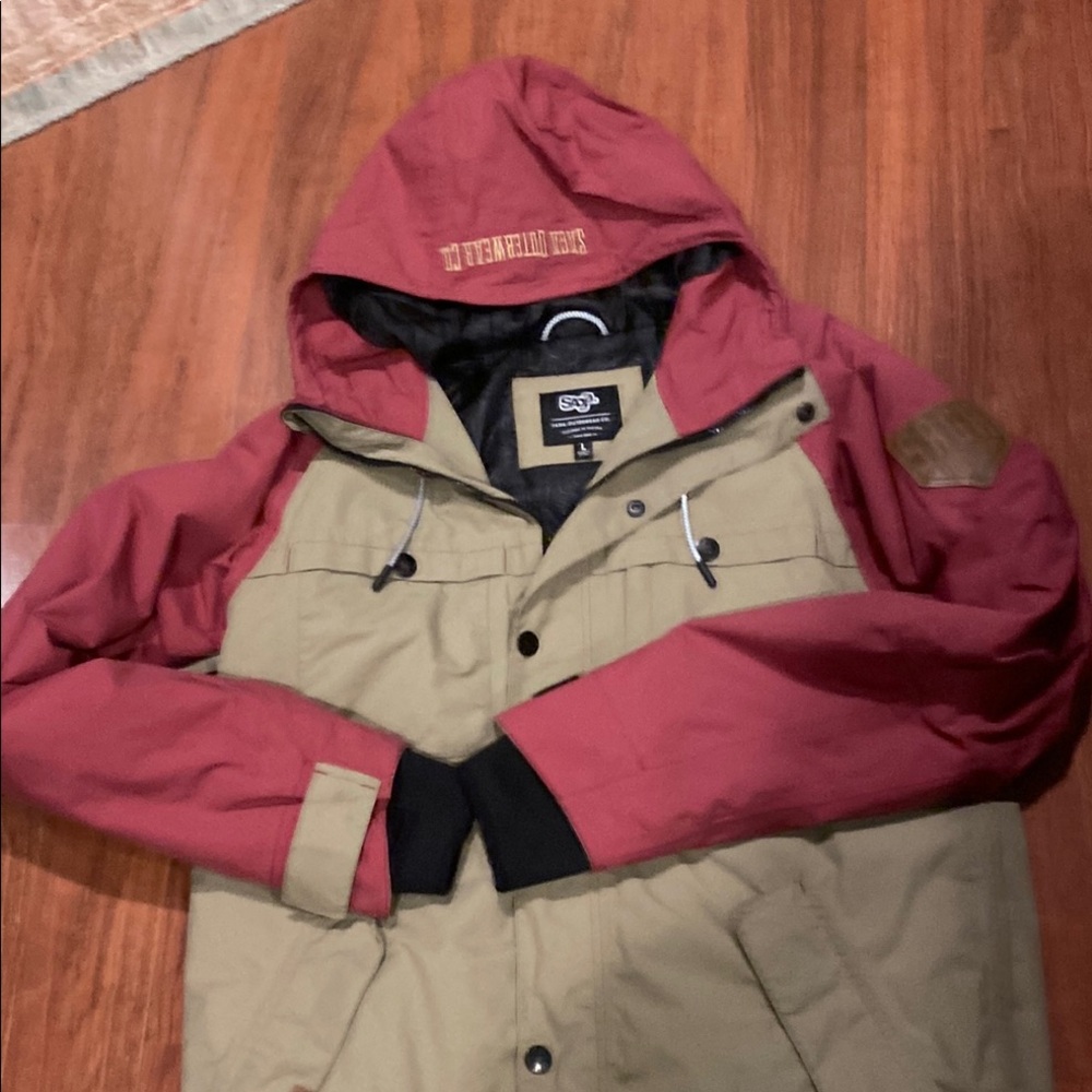 Saga - Red and Tan Ski Jacket with Weather-Resistant Fabric